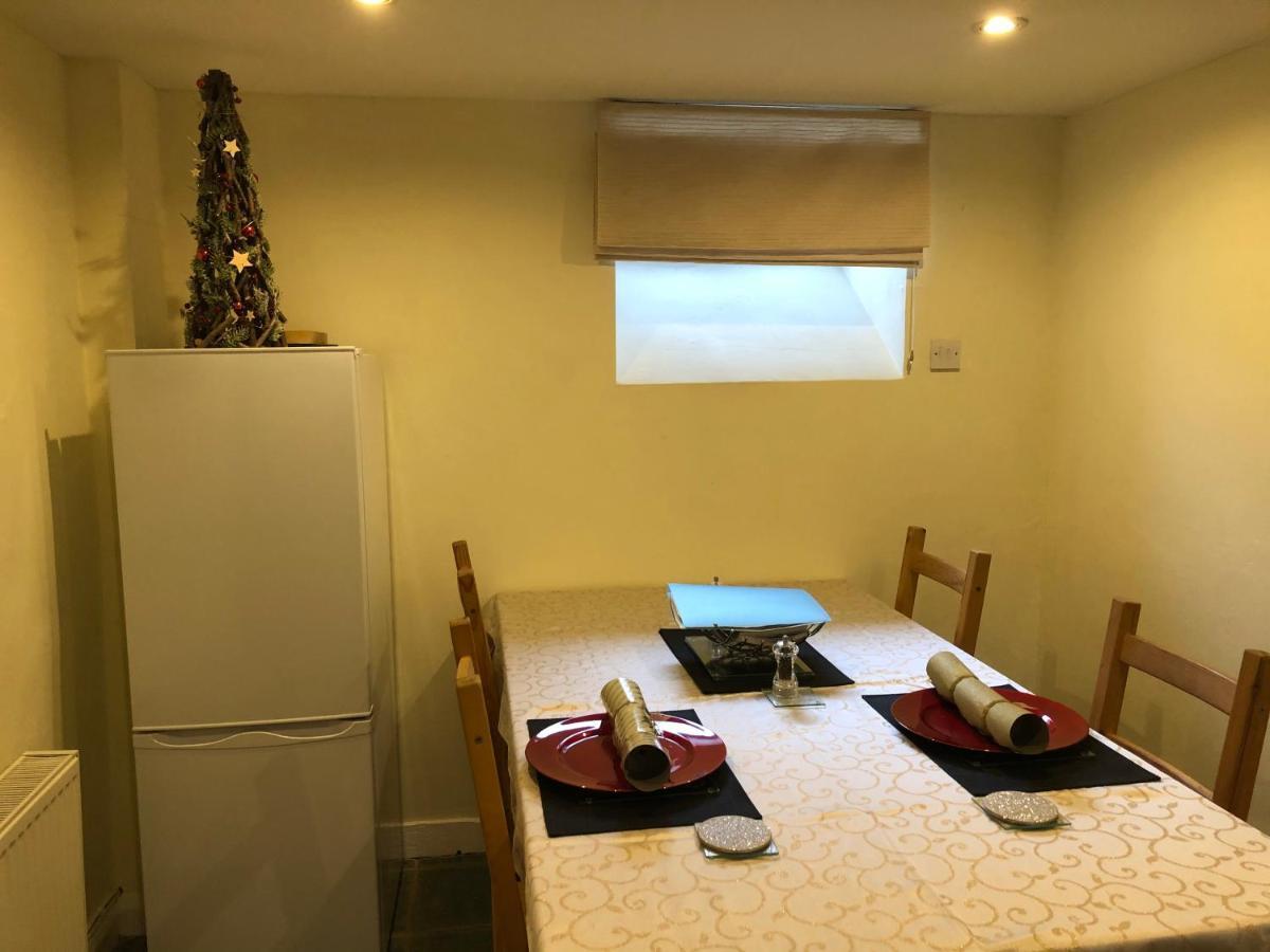 Bryn Melyn Farm Cottages 발라 외부 사진